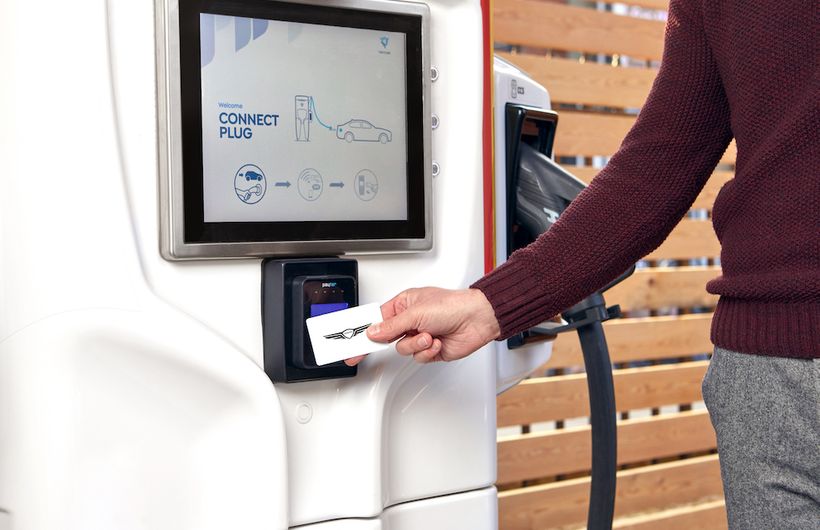 Shell rapid charger at Fulham hub with Genesis RFID charge card